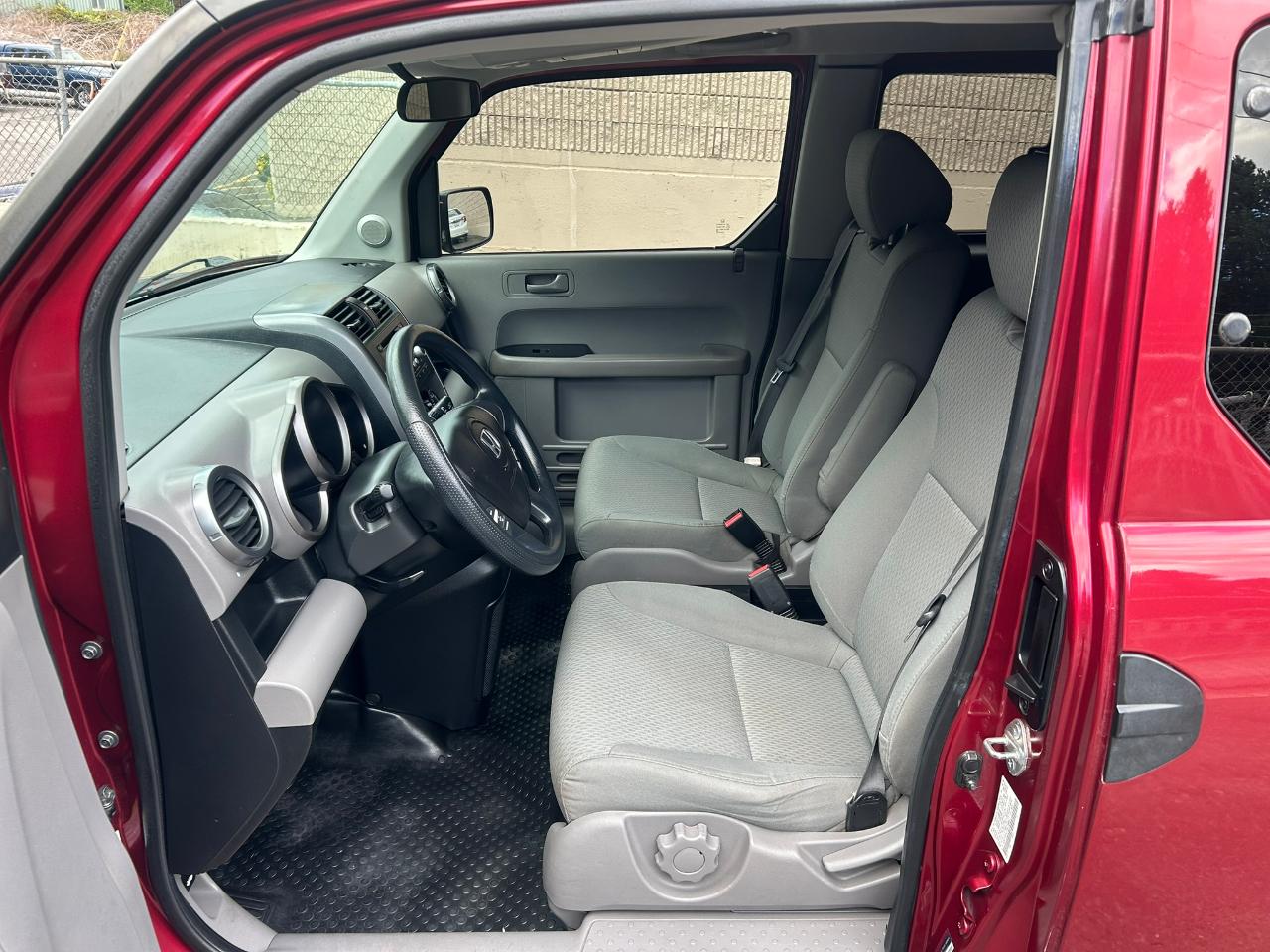 Honda Element EX 4WD AT 2010