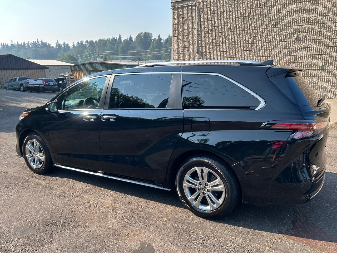 Toyota Sienna Platinum 7-Passenger AWD 2023