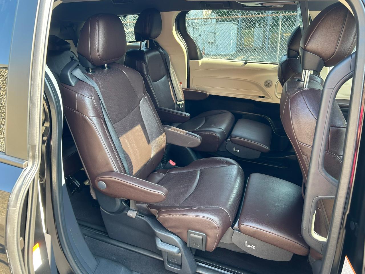 Toyota Sienna Platinum 7-Passenger AWD 2023