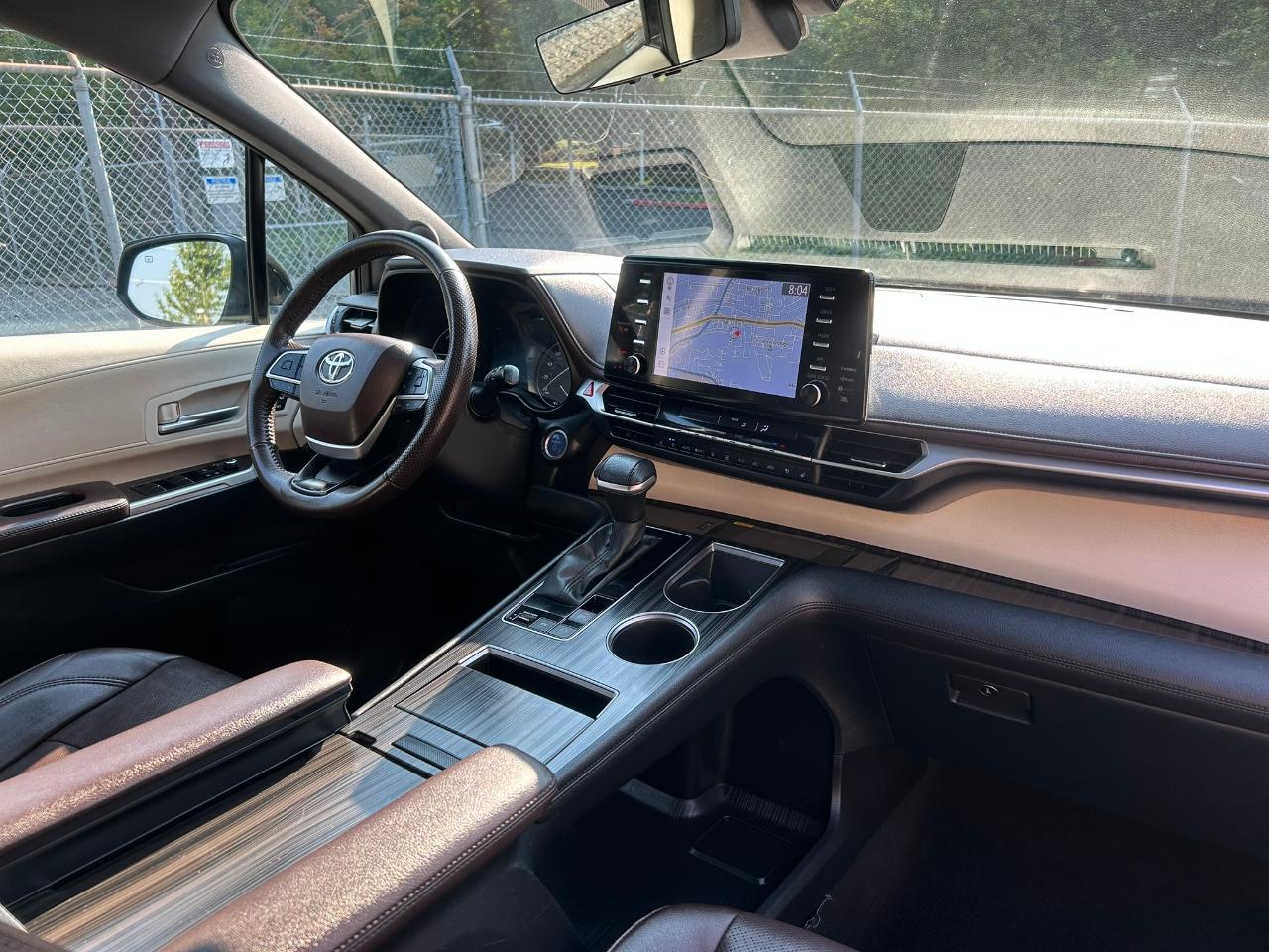Toyota Sienna Platinum 7-Passenger AWD 2023