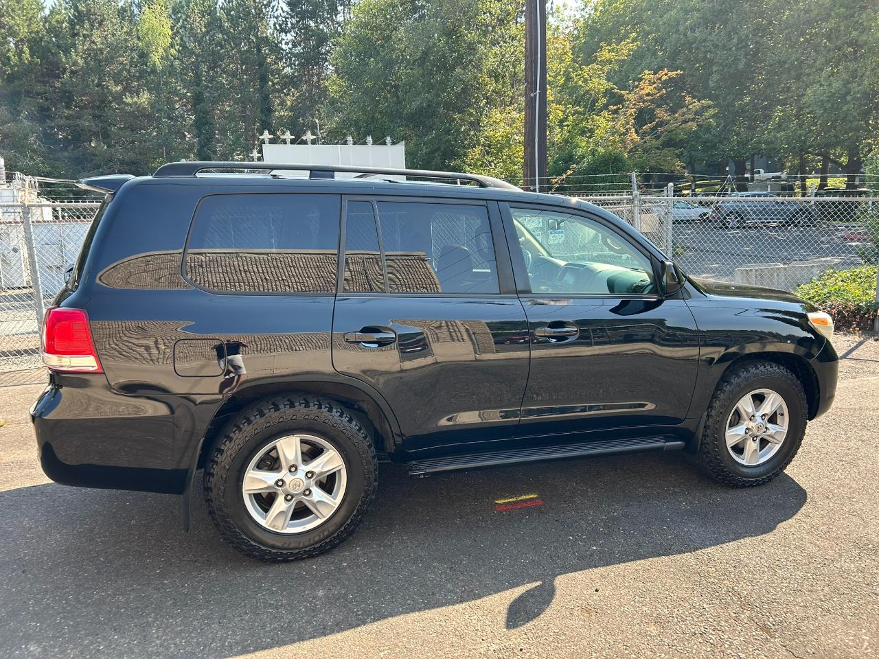 Toyota Land Cruiser 4WD 2011