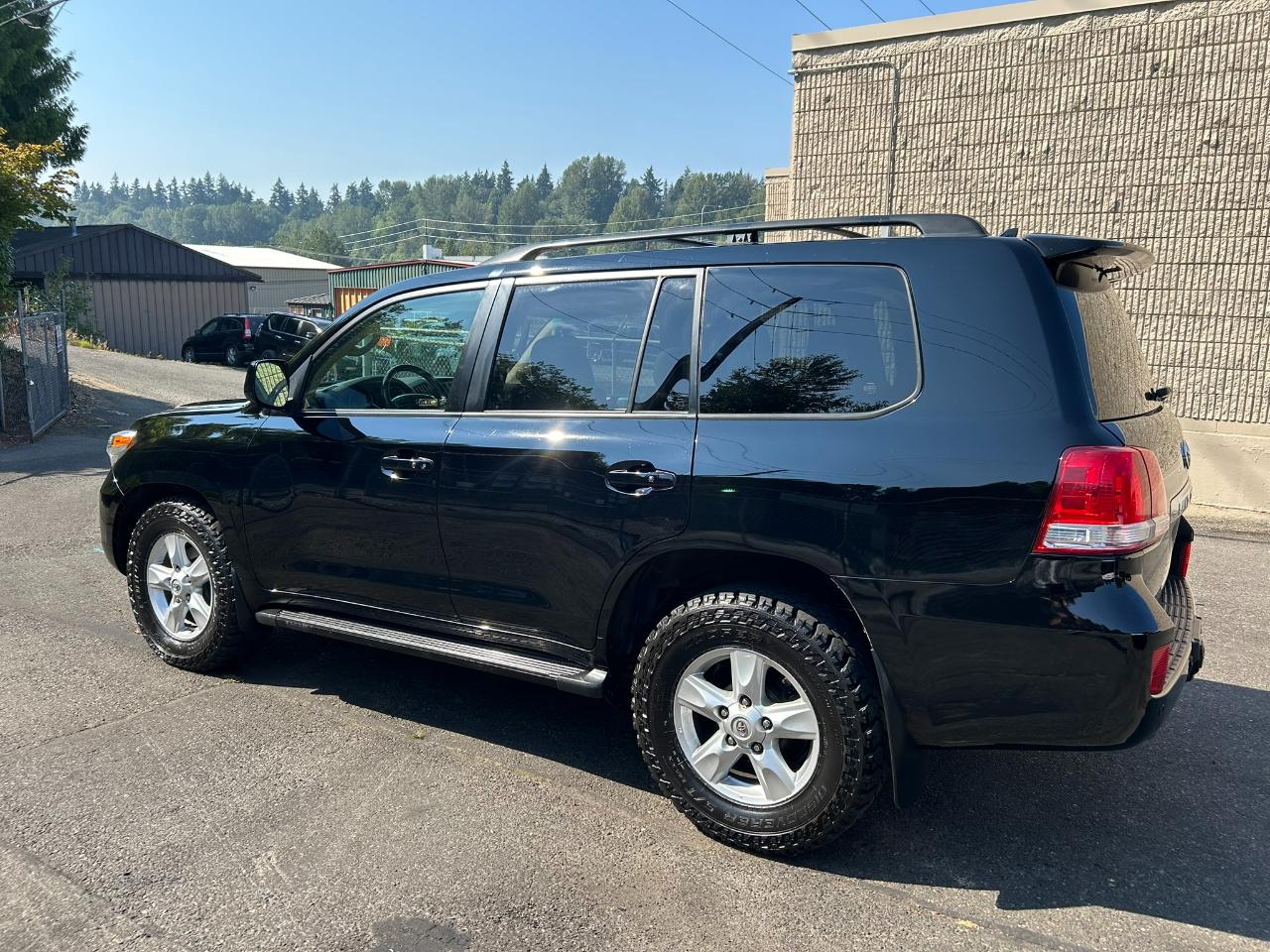 Toyota Land Cruiser 4WD 2011