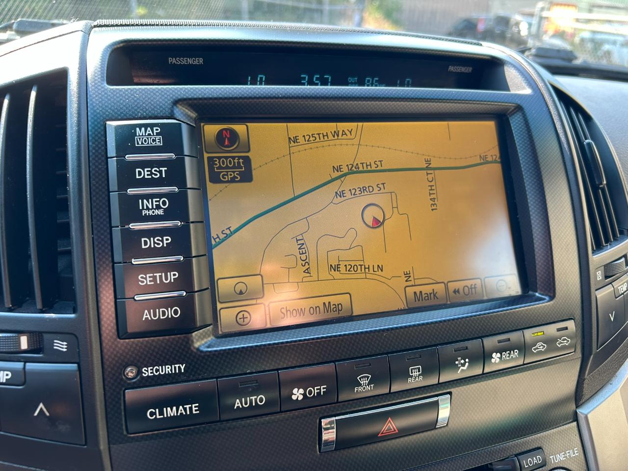 Toyota Land Cruiser 4WD 2011