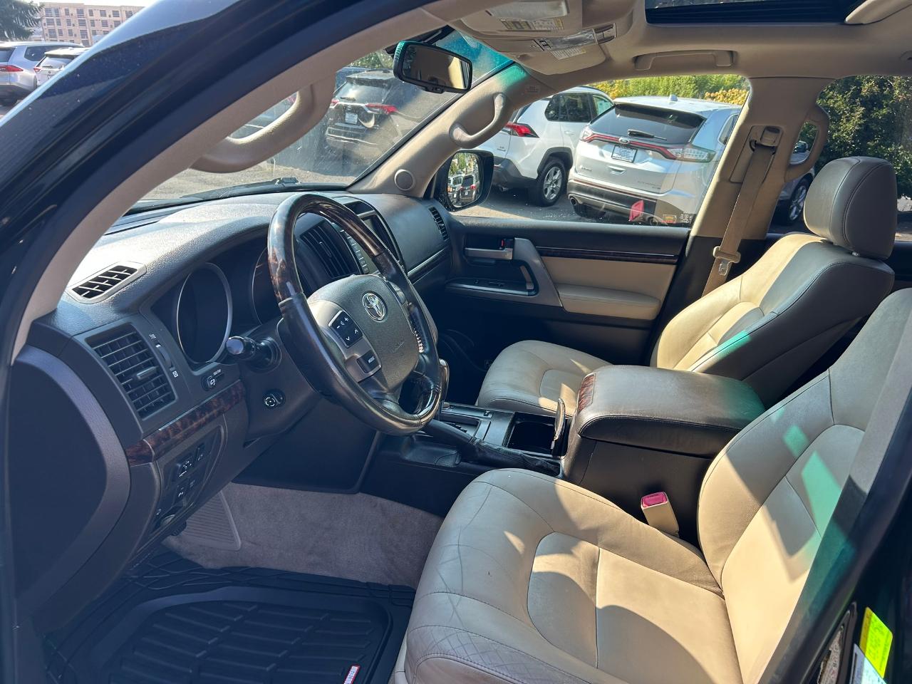 Toyota Land Cruiser 4WD 2011