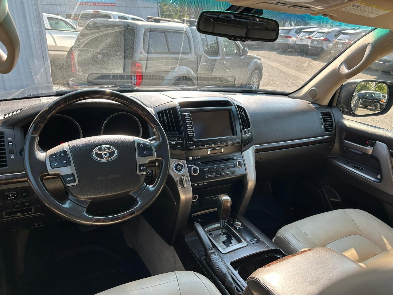 Toyota Land Cruiser 4WD 2011