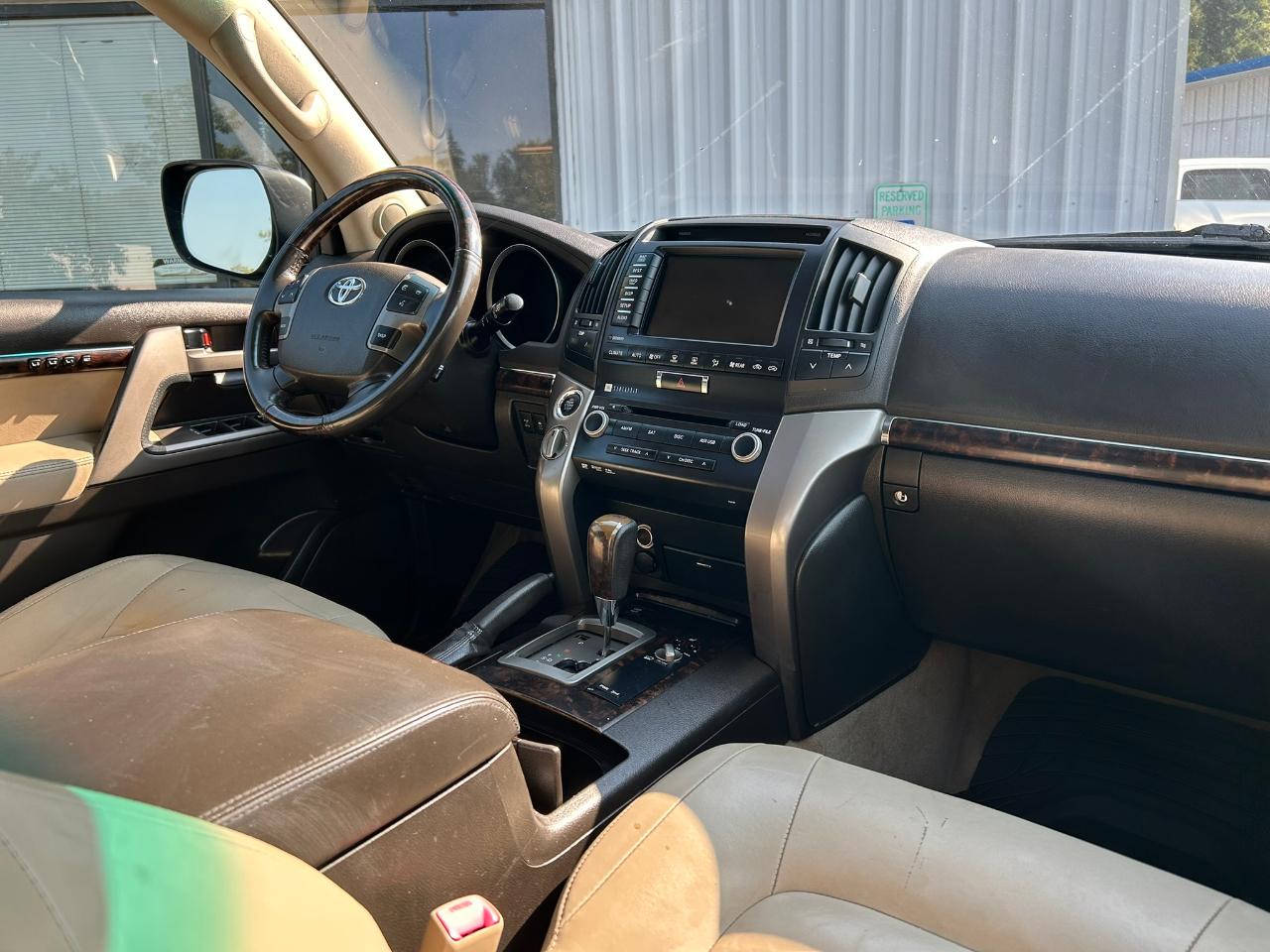 Toyota Land Cruiser 4WD 2011