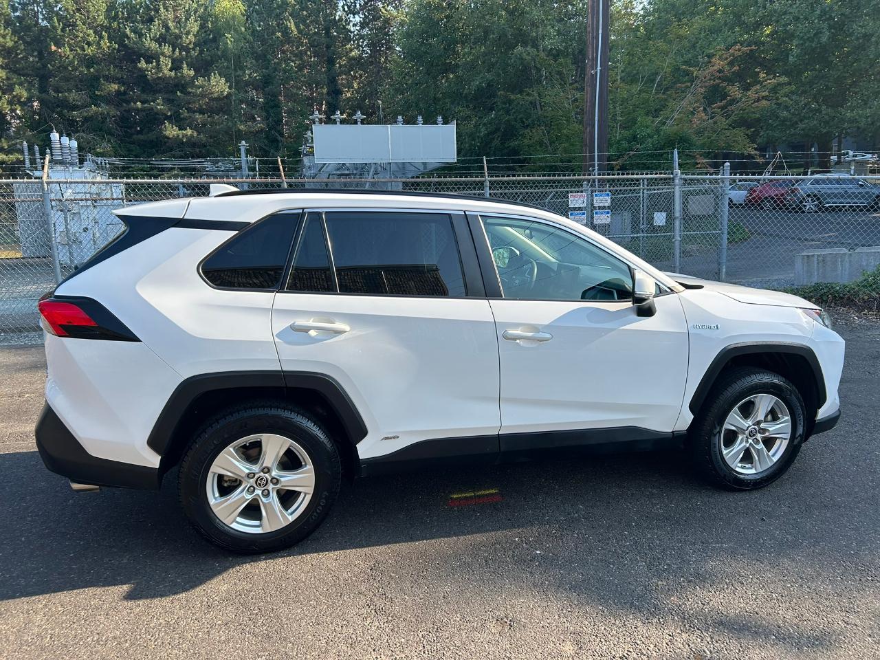 Toyota RAV4 Hybrid LE 2021
