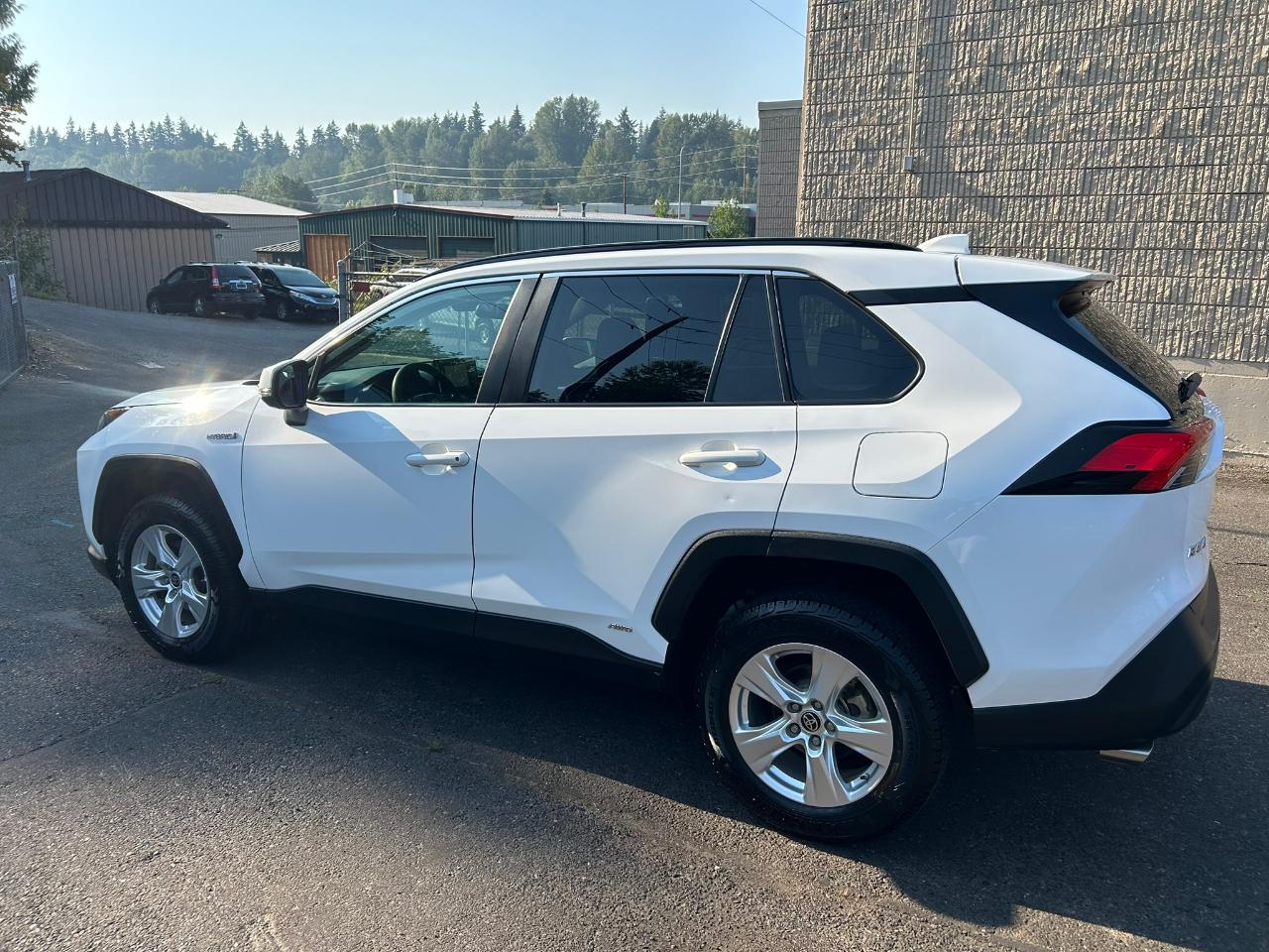 Toyota RAV4 Hybrid LE 2021