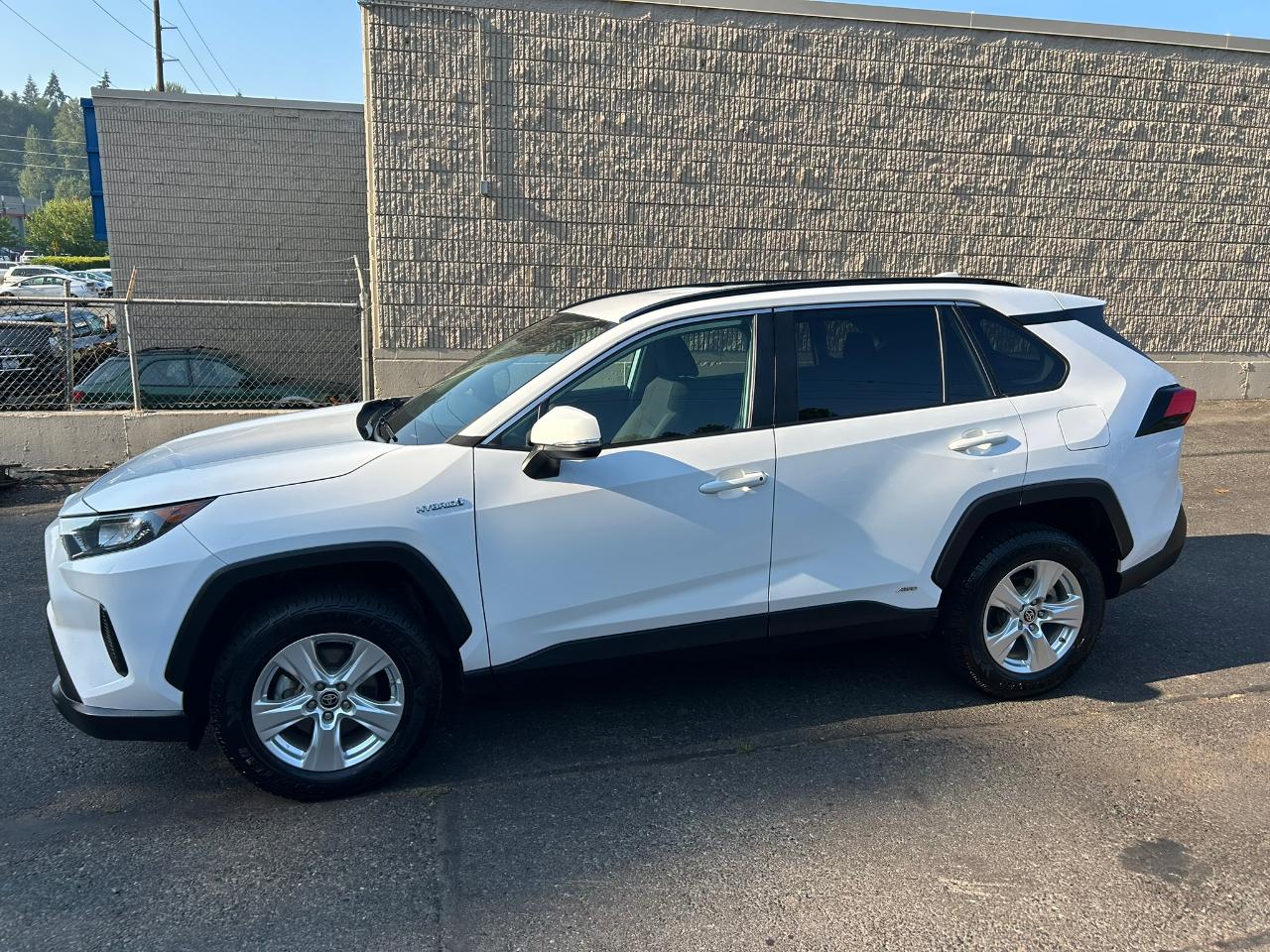 Toyota RAV4 Hybrid LE 2021