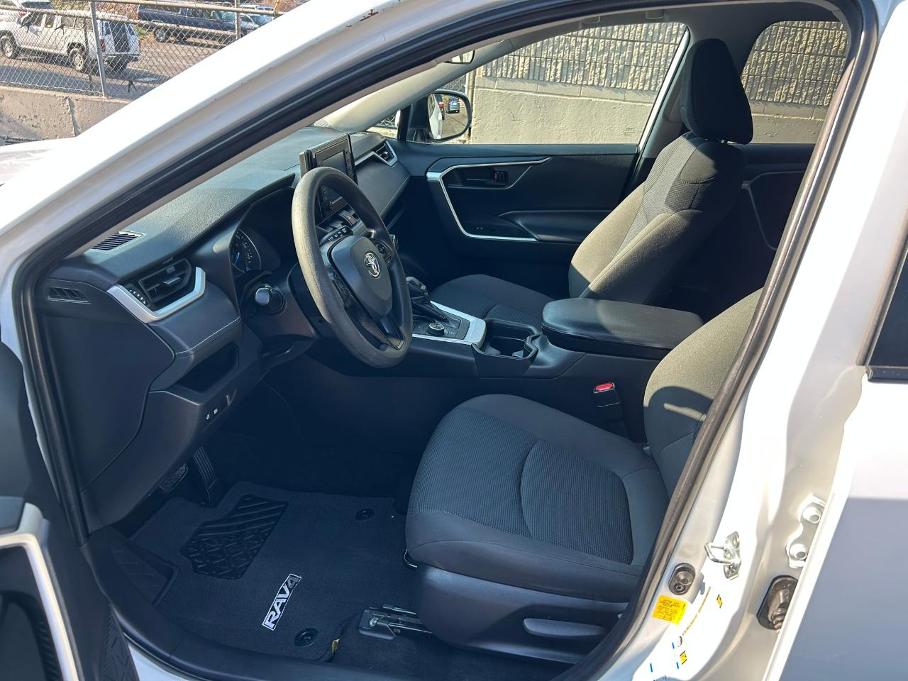 Toyota RAV4 Hybrid LE 2021