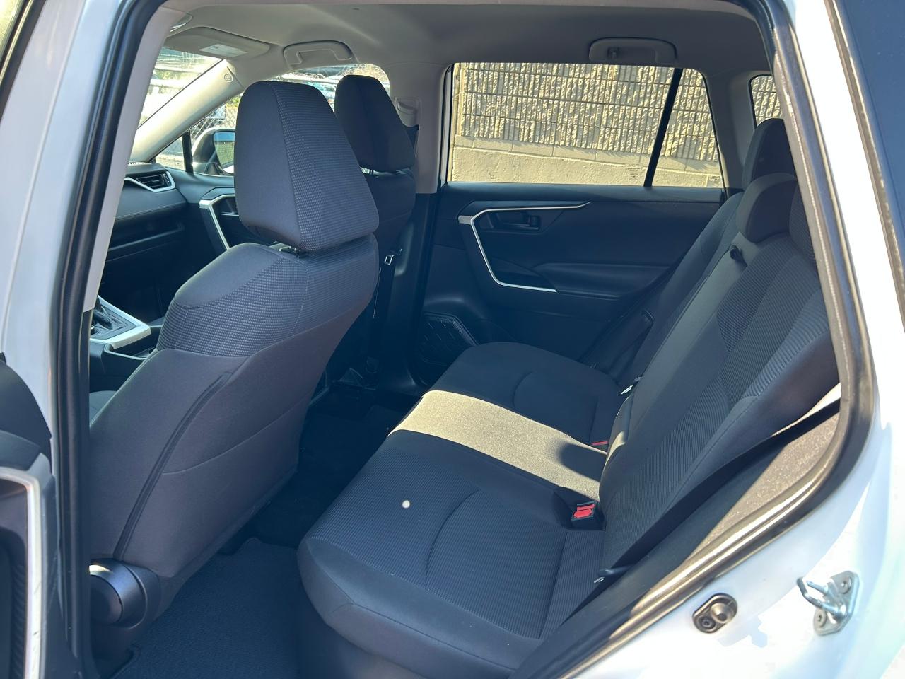 Toyota RAV4 Hybrid LE 2021