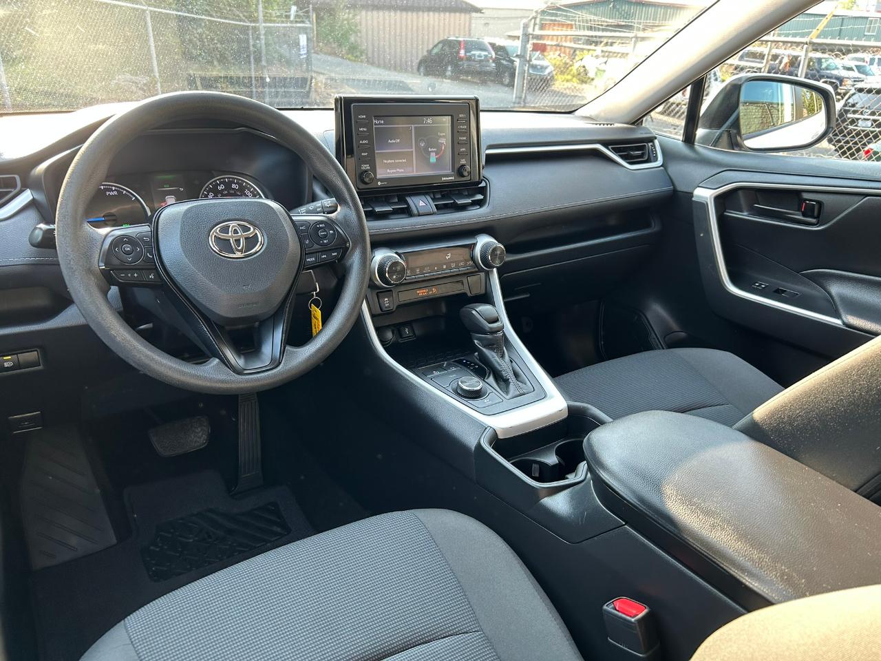 Toyota RAV4 Hybrid LE 2021