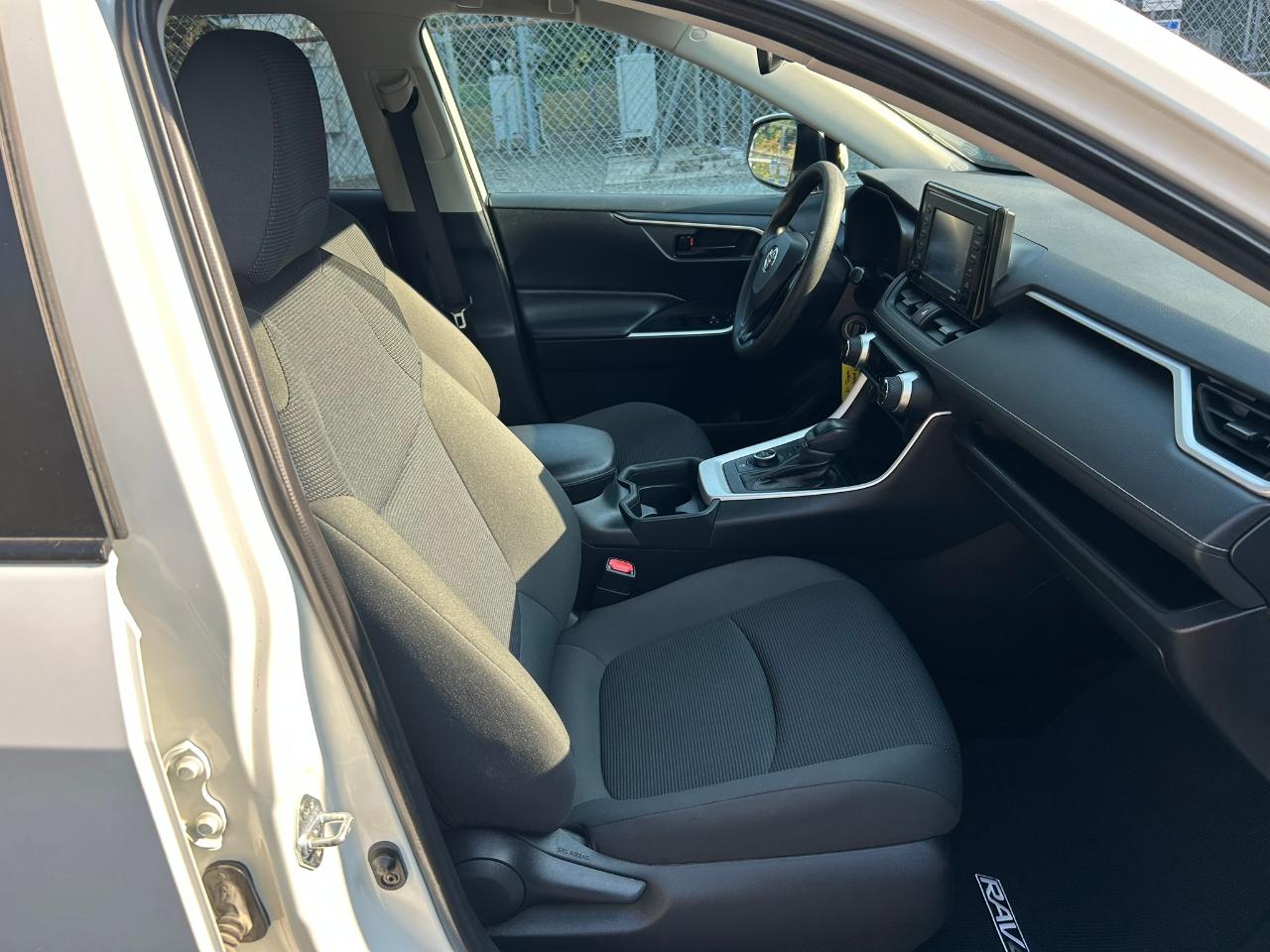 Toyota RAV4 Hybrid LE 2021