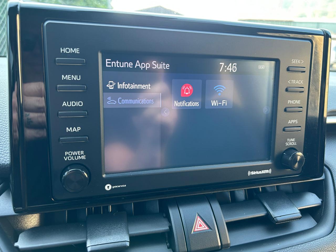 Toyota RAV4 Hybrid LE 2021