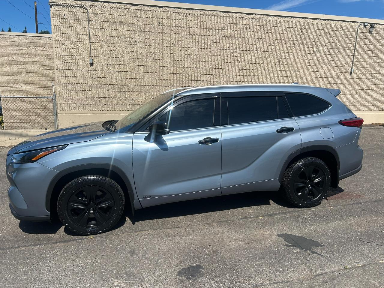 Toyota Highlander Hybrid XLE AWD 2022
