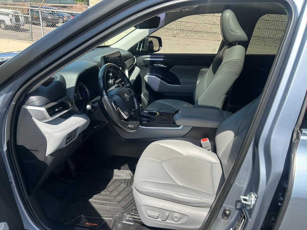 Toyota Highlander Hybrid XLE AWD 2022