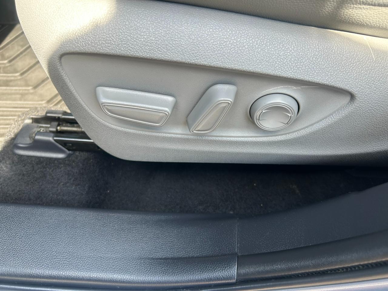 Toyota Highlander Hybrid XLE AWD 2022