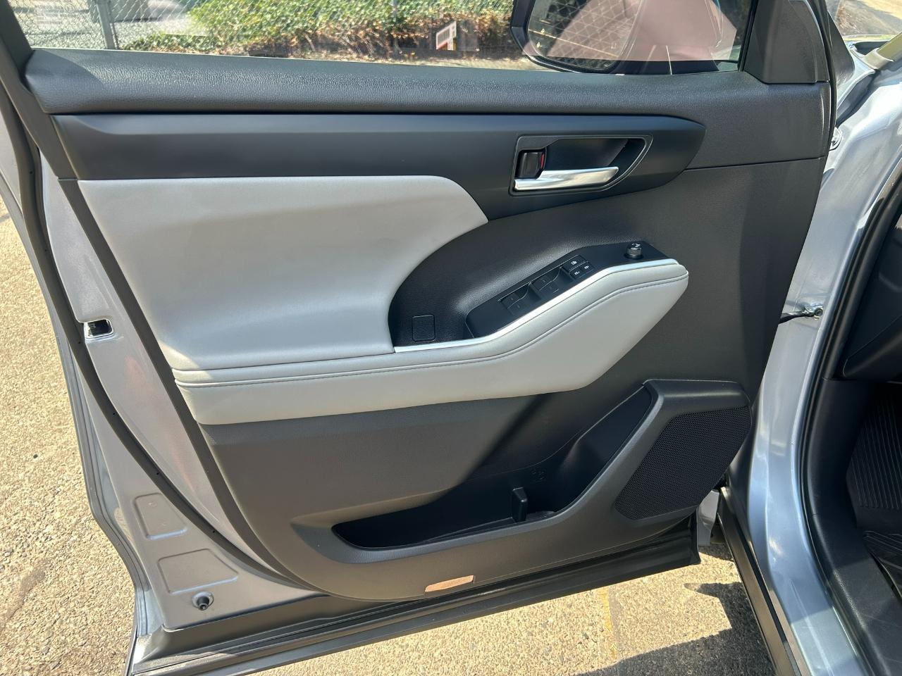 Toyota Highlander Hybrid XLE AWD 2022