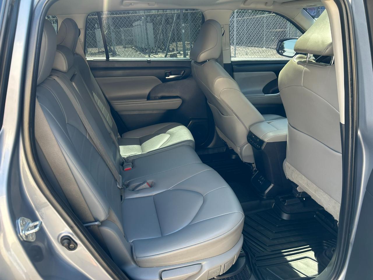 Toyota Highlander Hybrid XLE AWD 2022
