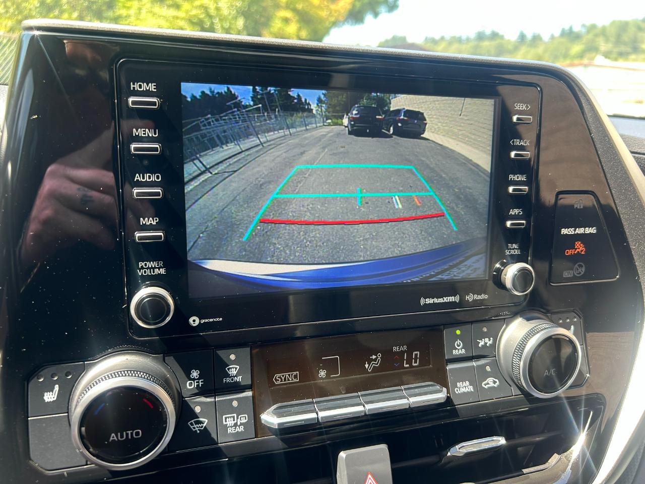 Toyota Highlander Hybrid XLE AWD 2022