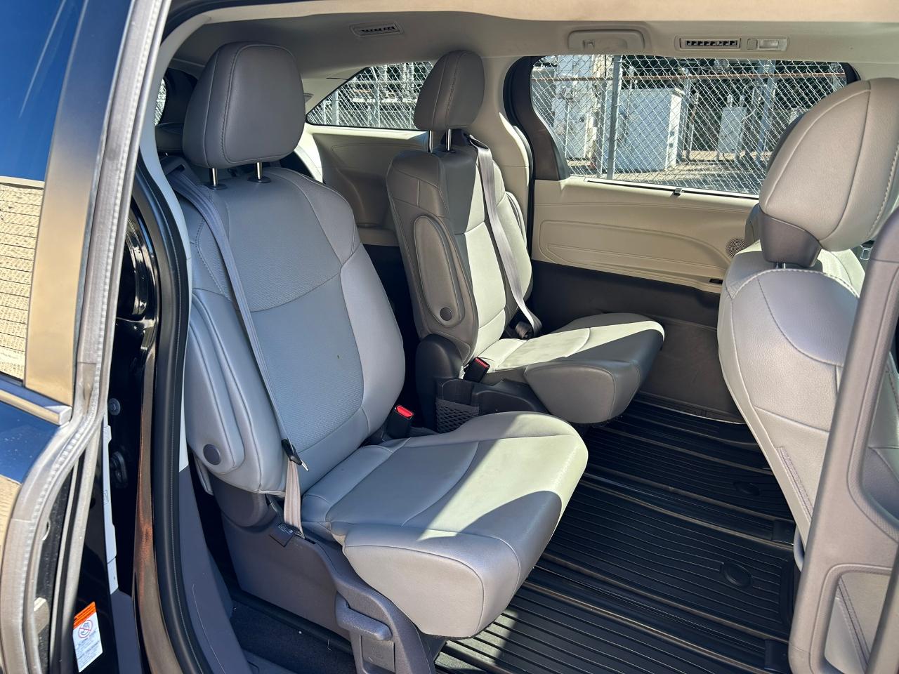 Toyota Sienna  2021