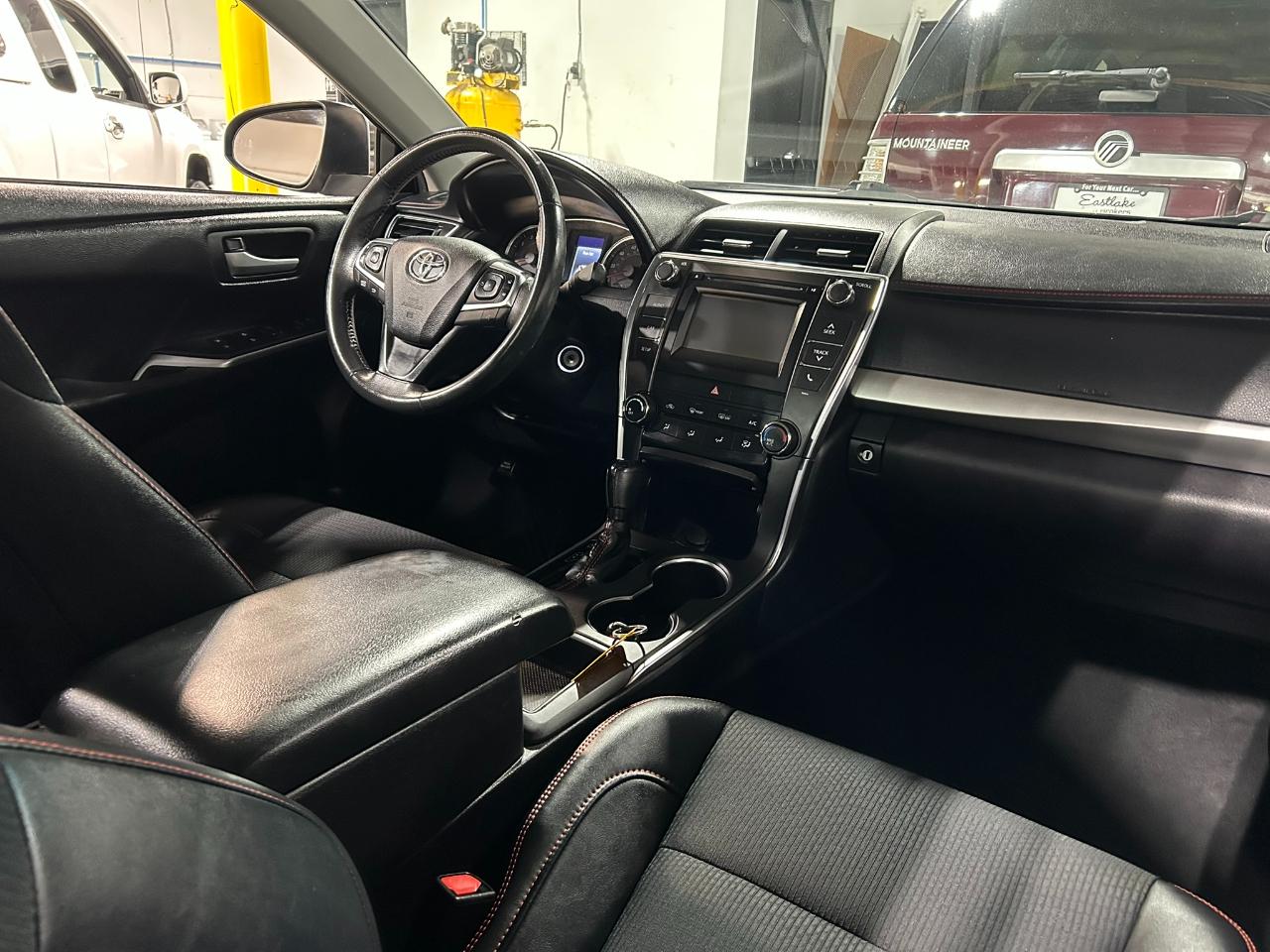 Toyota Camry SE 2017