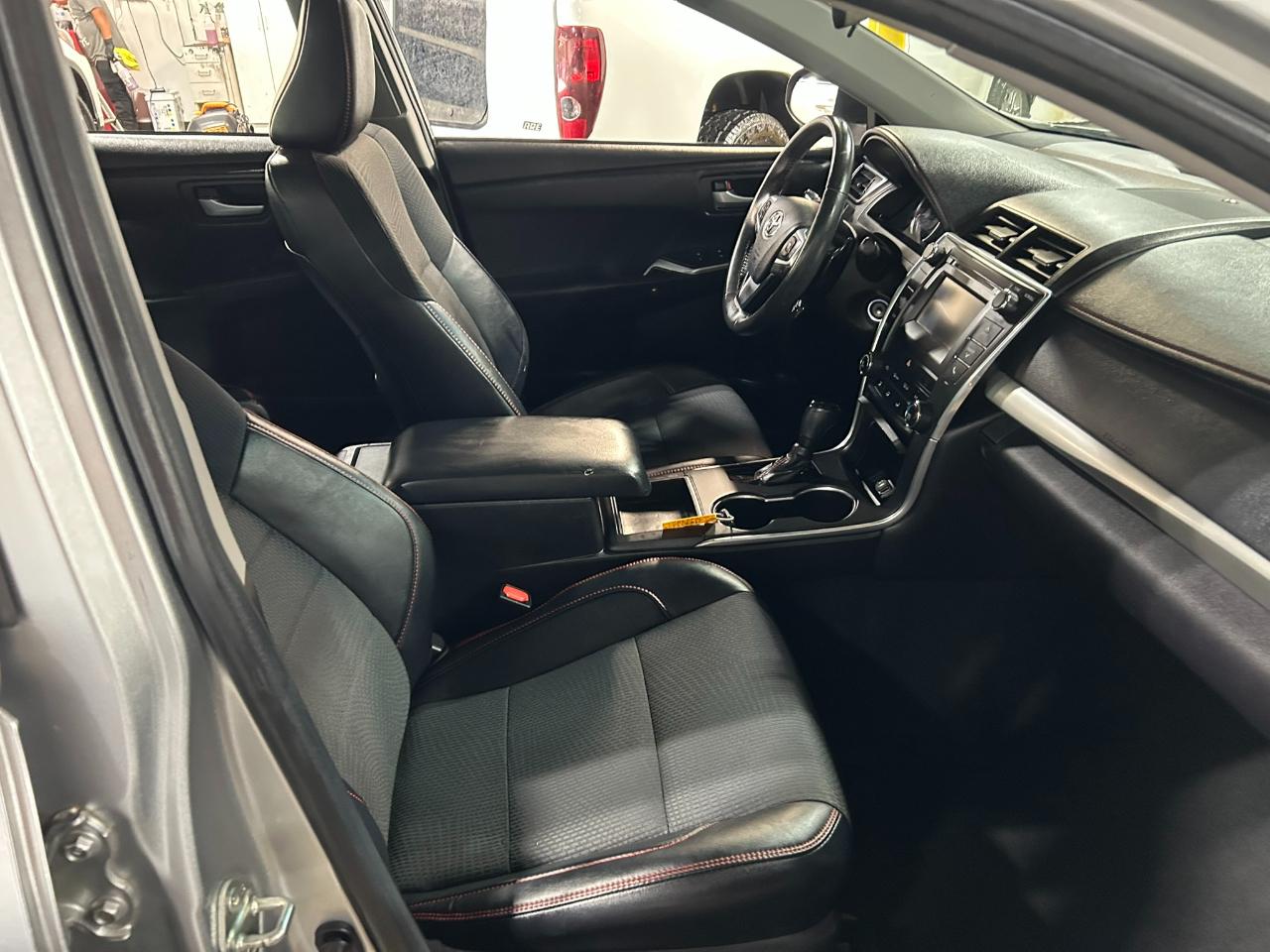 Toyota Camry SE 2017