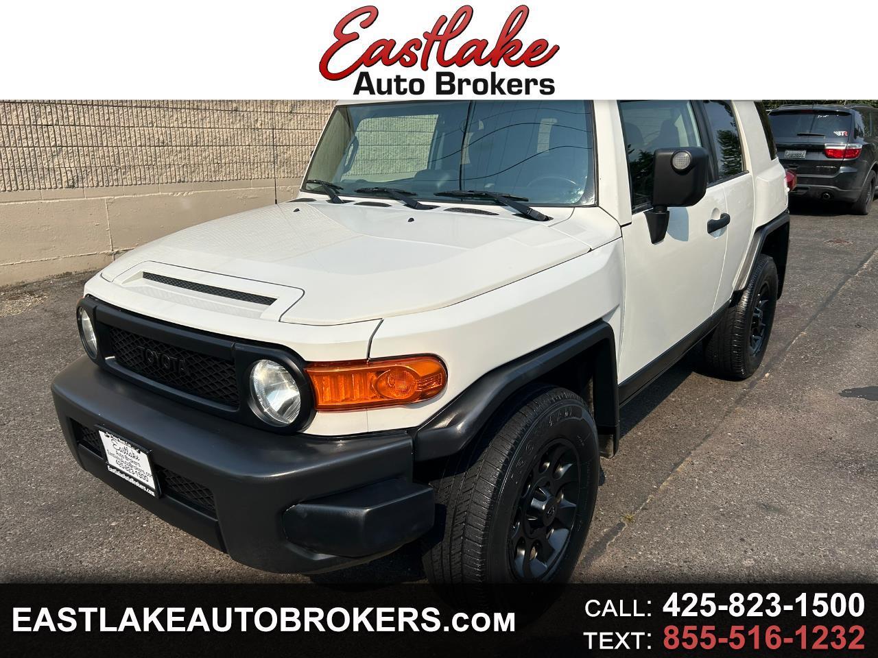 Toyota FJ Cruiser 4WD AT 2012