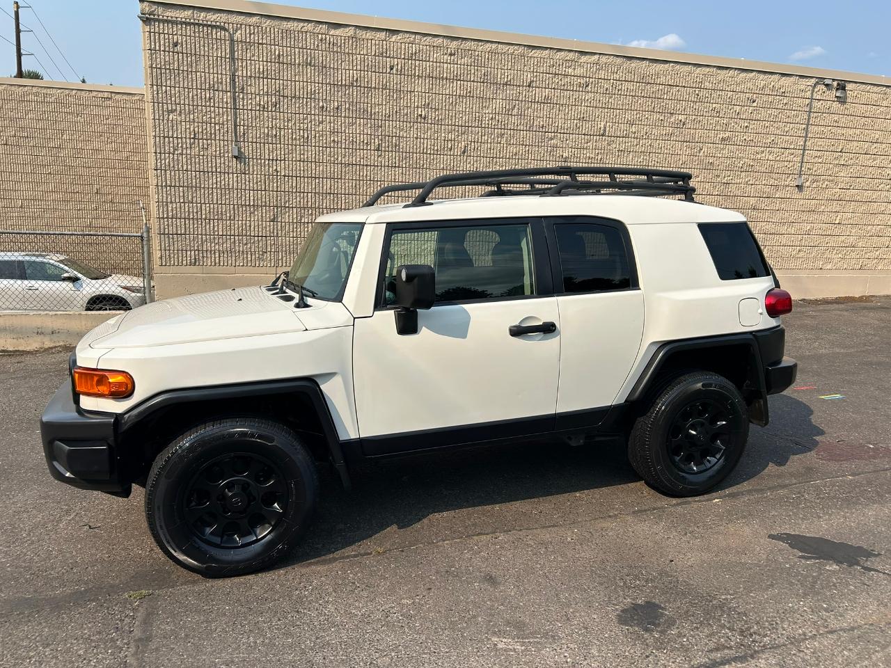 Toyota FJ Cruiser 4WD AT 2012