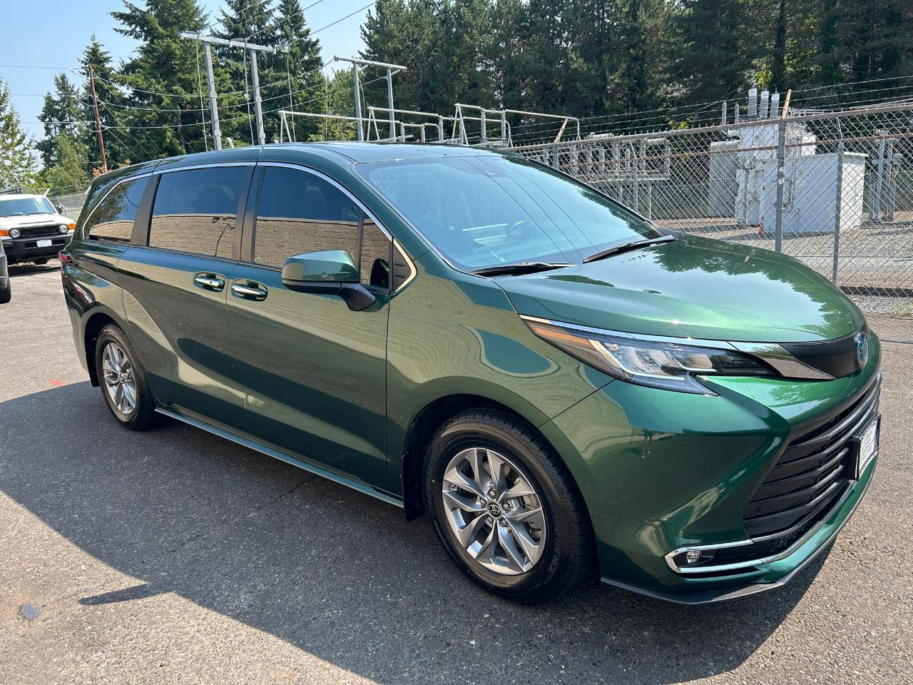 Toyota Sienna XLE 7-Passenger AWD 2022