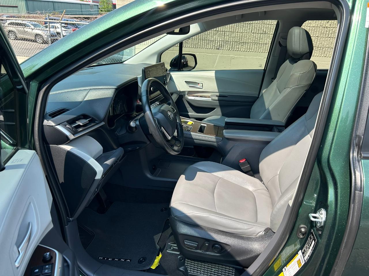 Toyota Sienna XLE 7-Passenger AWD 2022