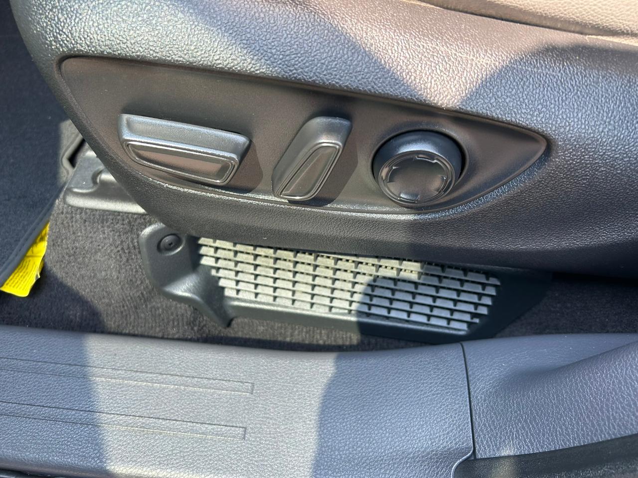 Toyota Sienna XLE 7-Passenger AWD 2022