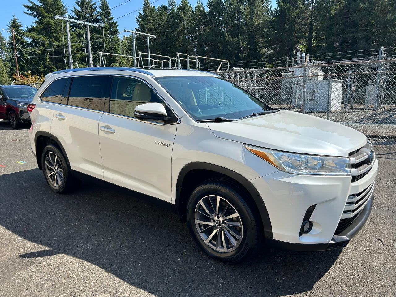 Toyota Highlander Hybrid XLE AWD 2019