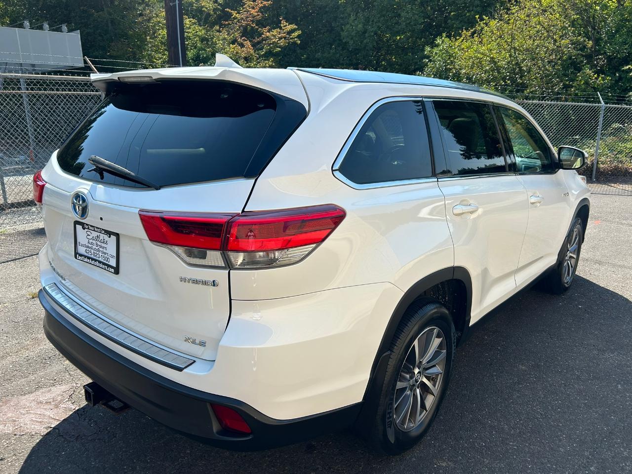 Toyota Highlander Hybrid XLE AWD 2019
