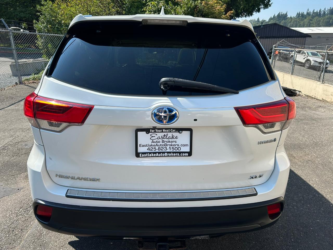 Toyota Highlander Hybrid XLE AWD 2019