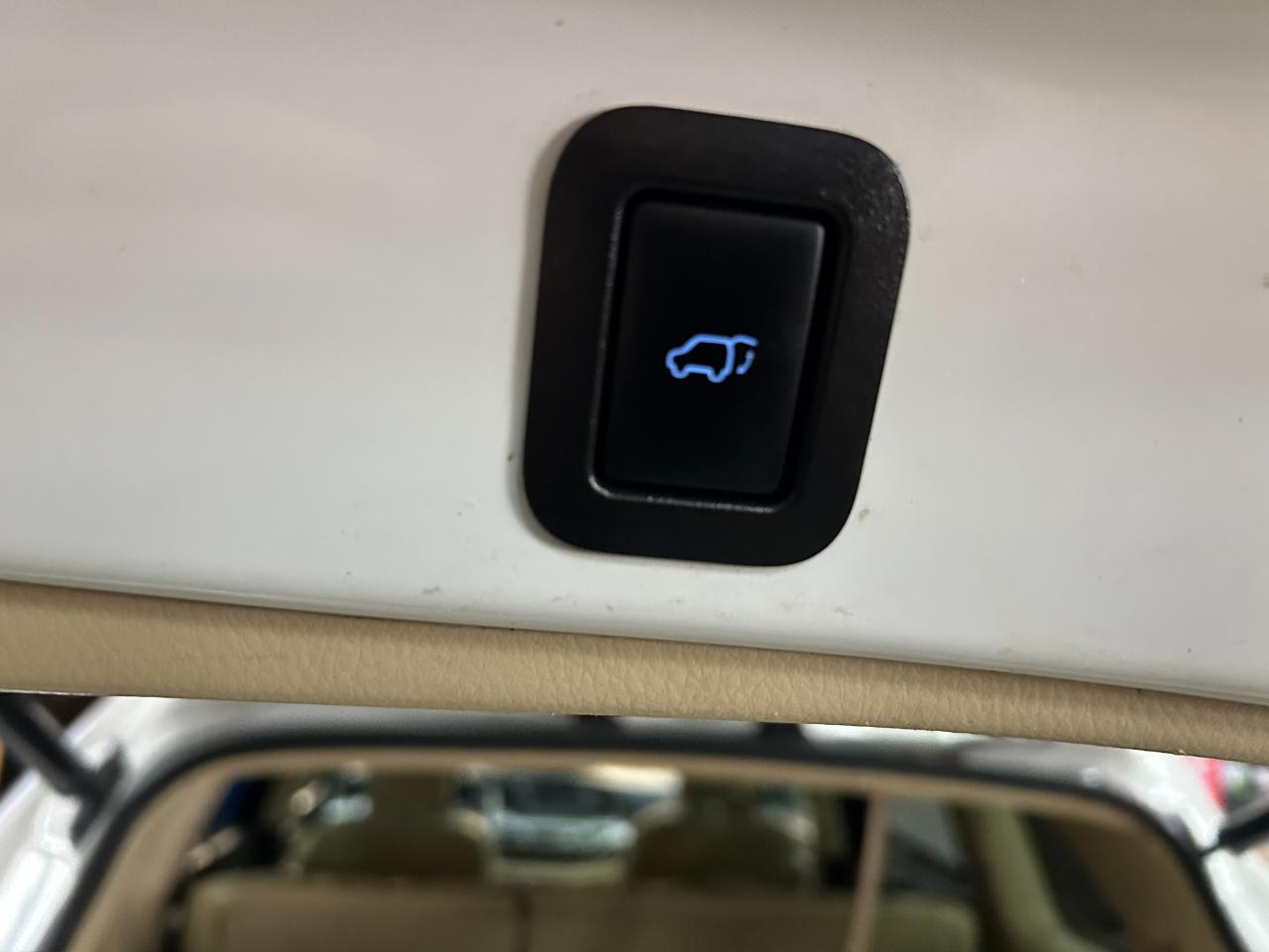 Toyota Highlander Hybrid XLE AWD 2019