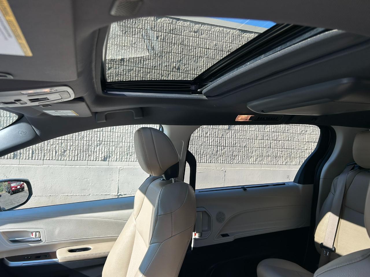 Toyota Sienna  2023