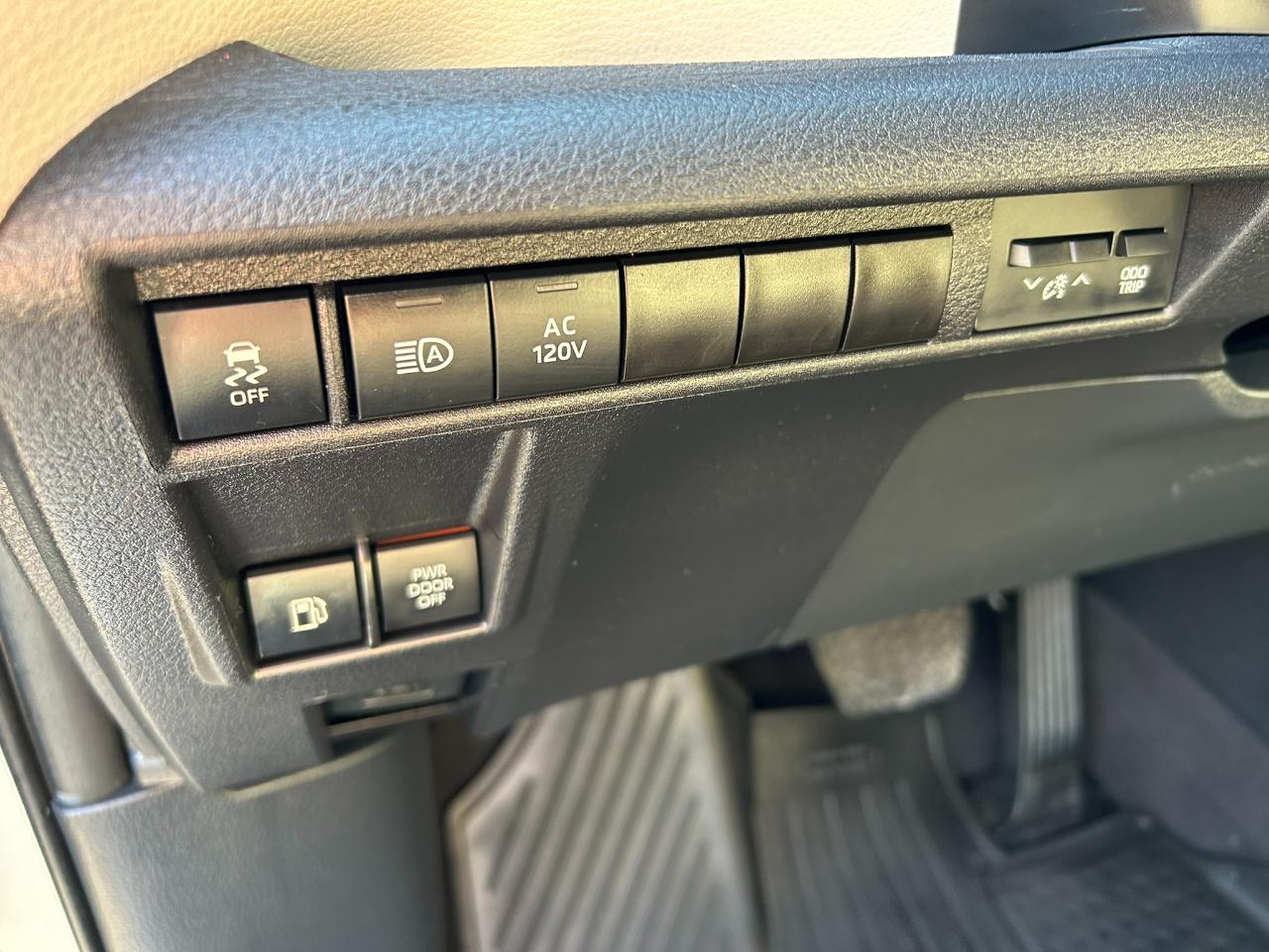 Toyota Sienna  2023