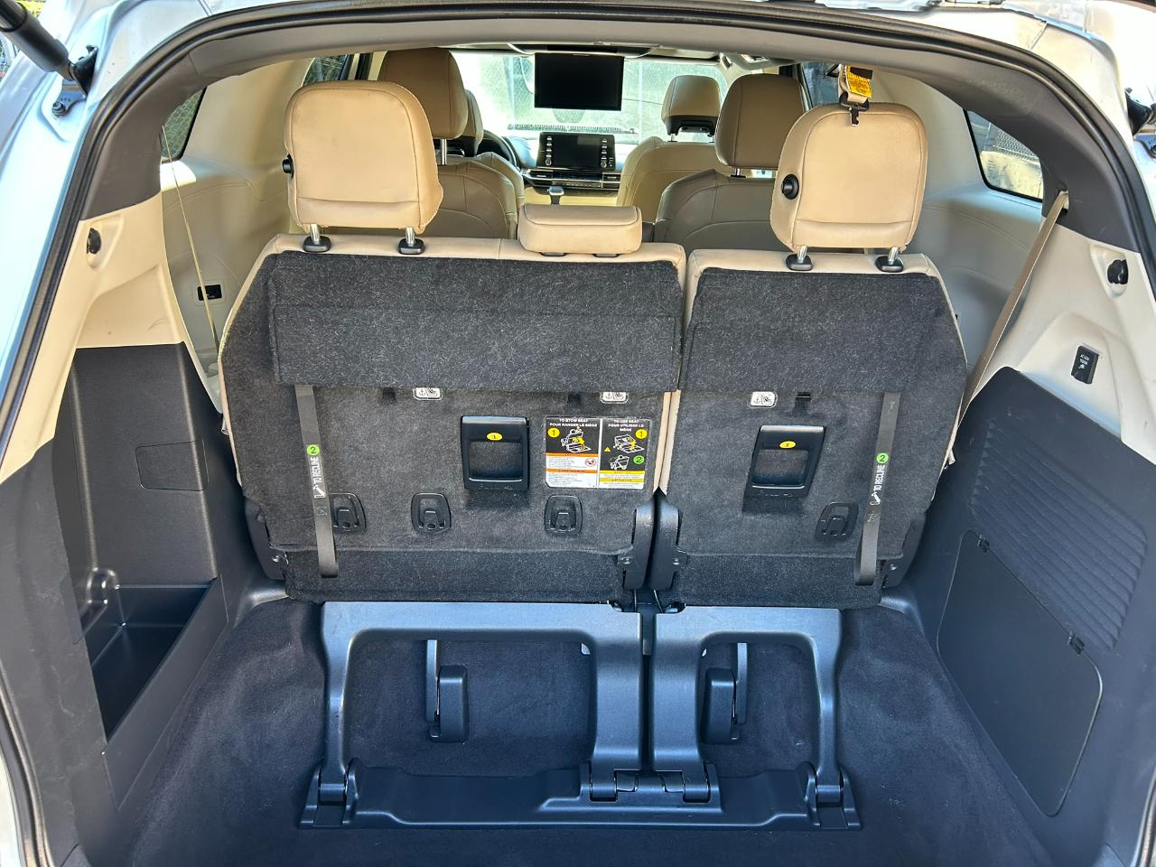 Toyota Sienna  2023