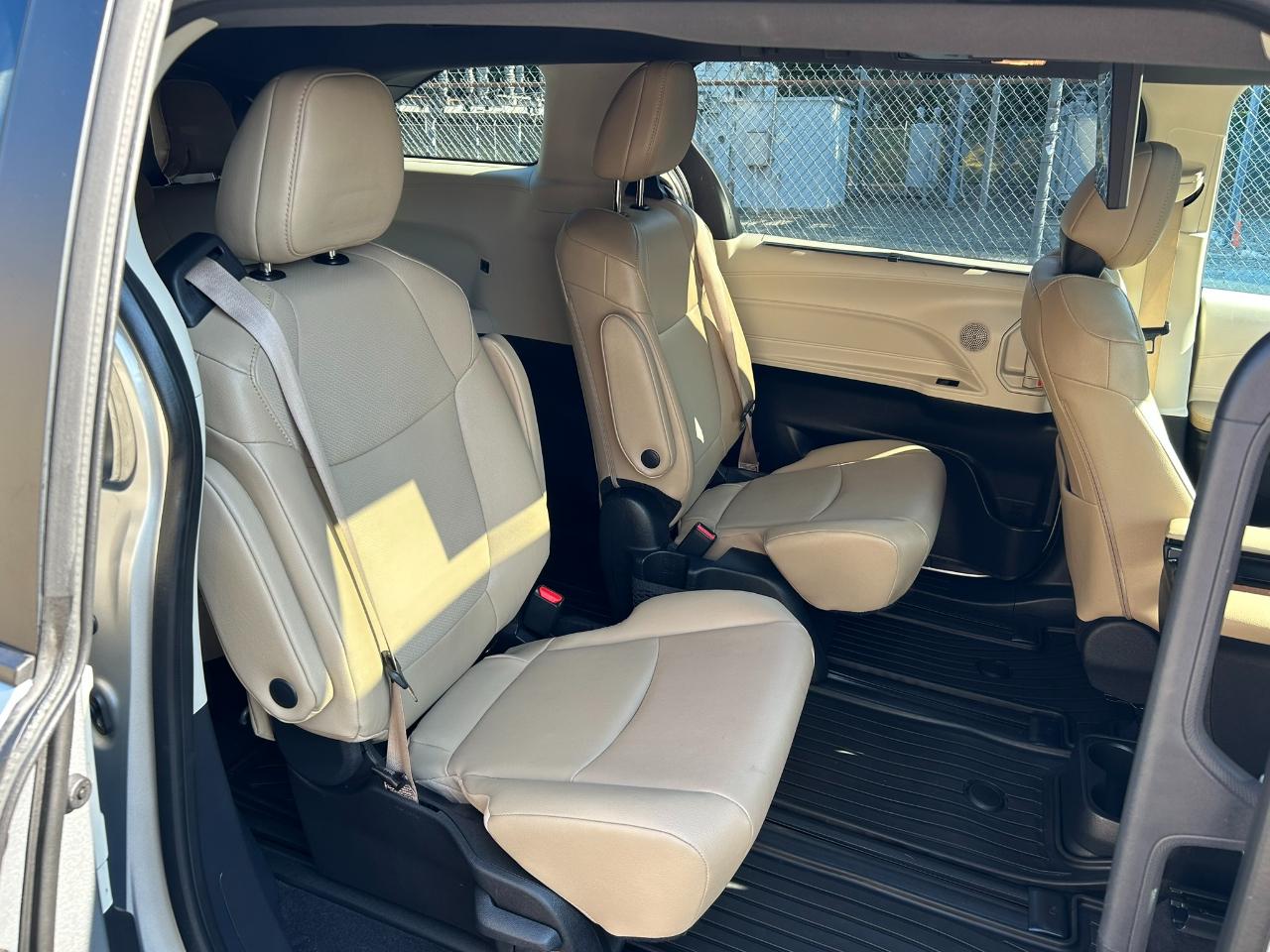 Toyota Sienna  2023