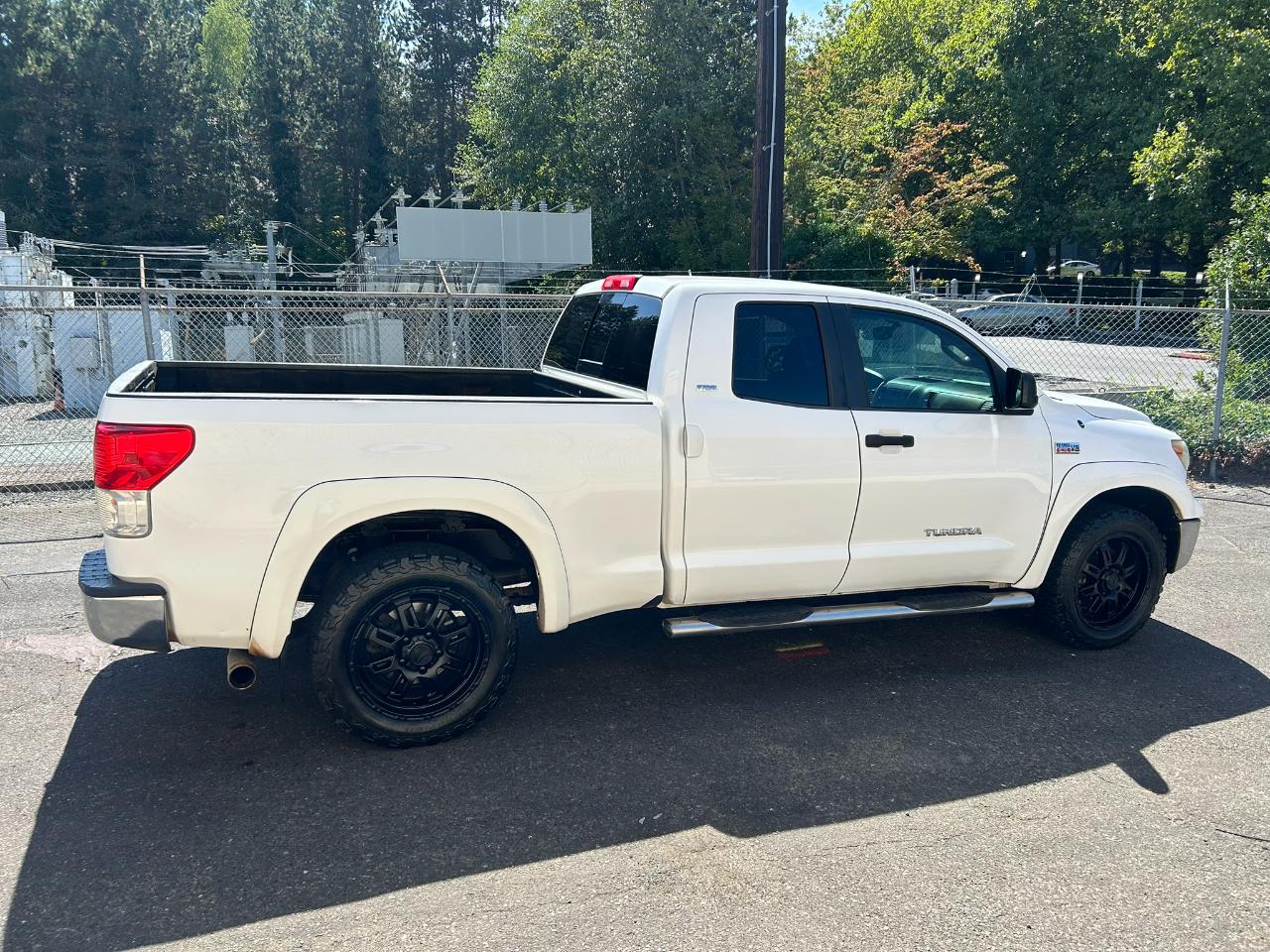 Toyota Tundra  2013