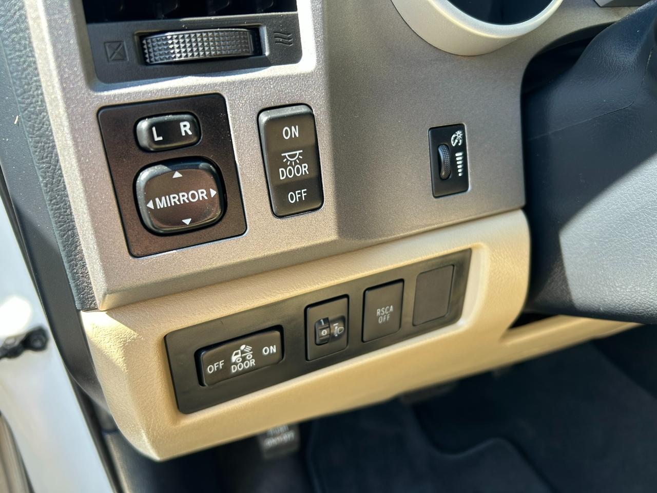 Toyota Tundra  2013