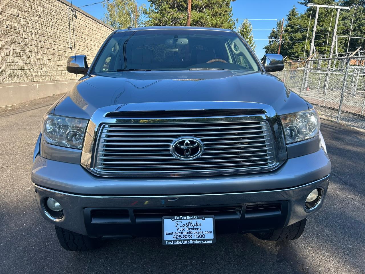 Toyota Tundra  2011
