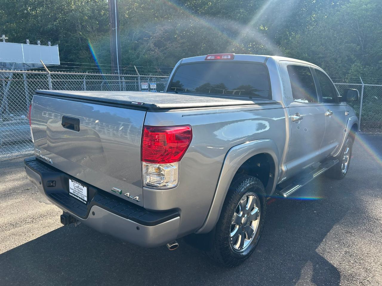 Toyota Tundra  2011