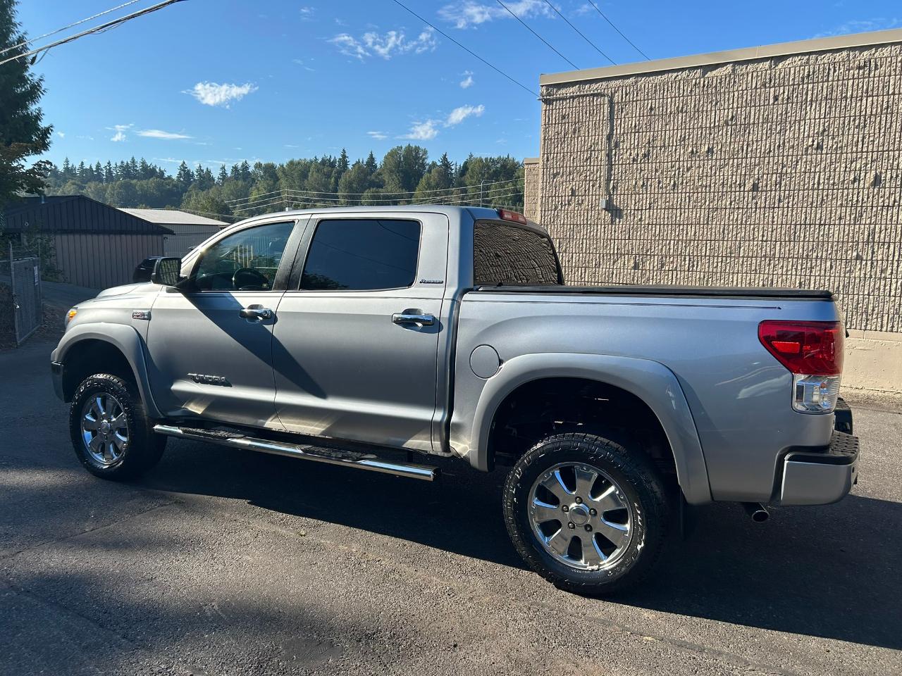 Toyota Tundra  2011