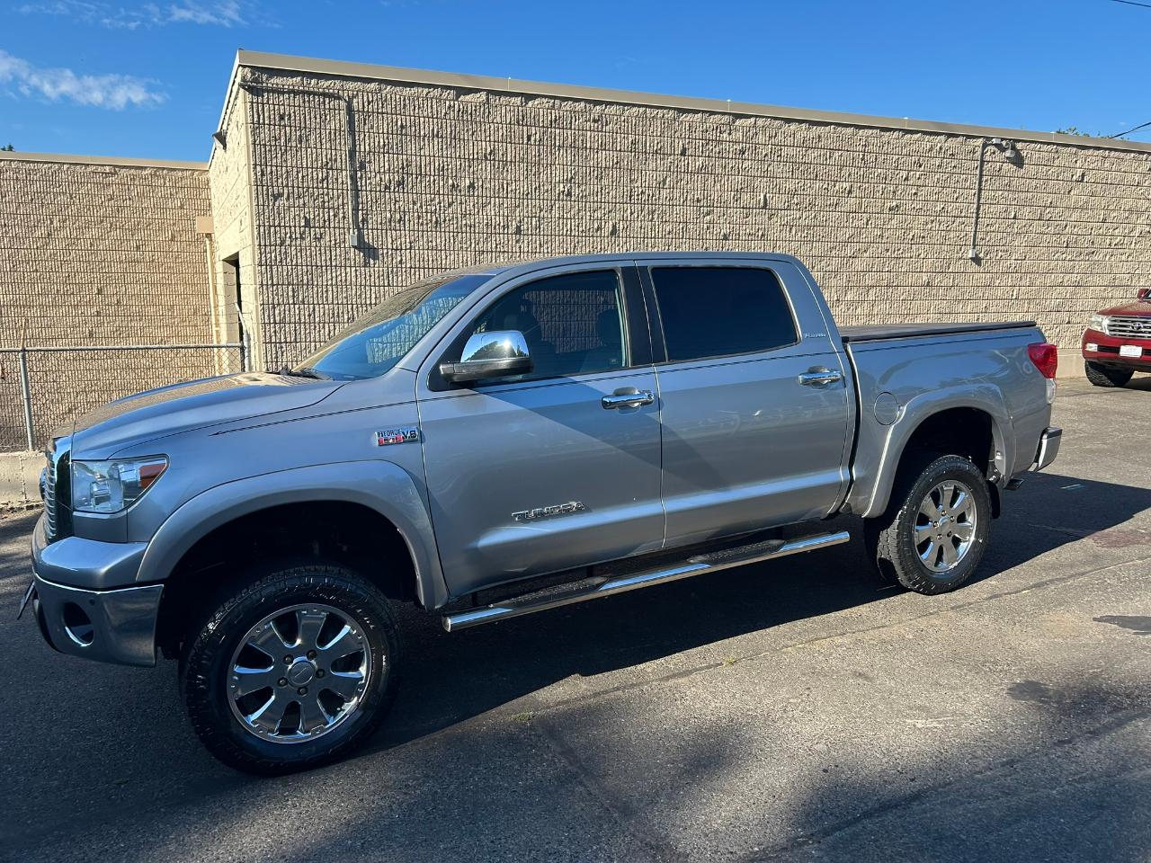 Toyota Tundra  2011