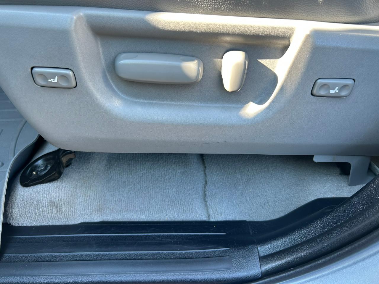 Toyota Tundra  2011