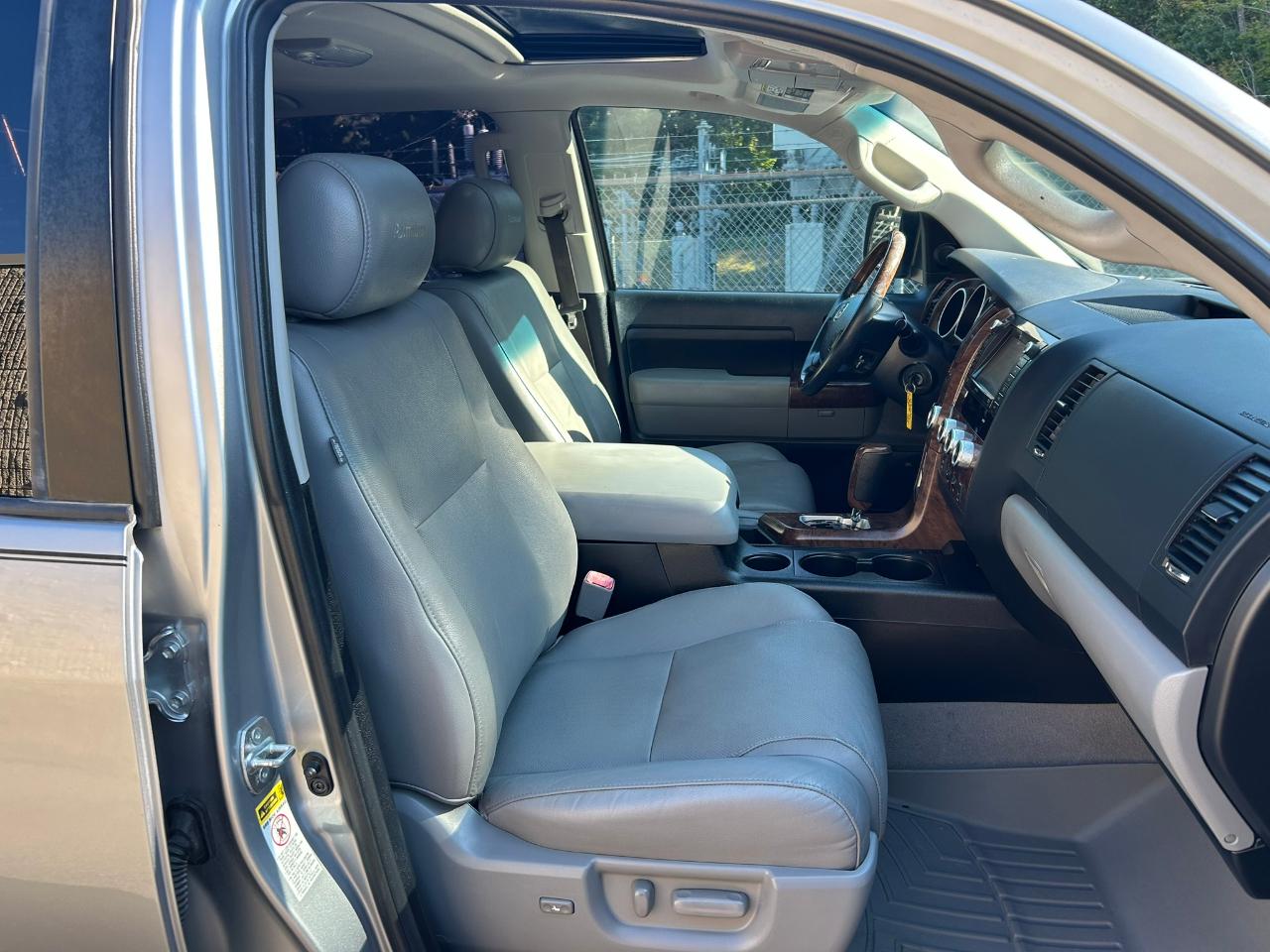 Toyota Tundra  2011
