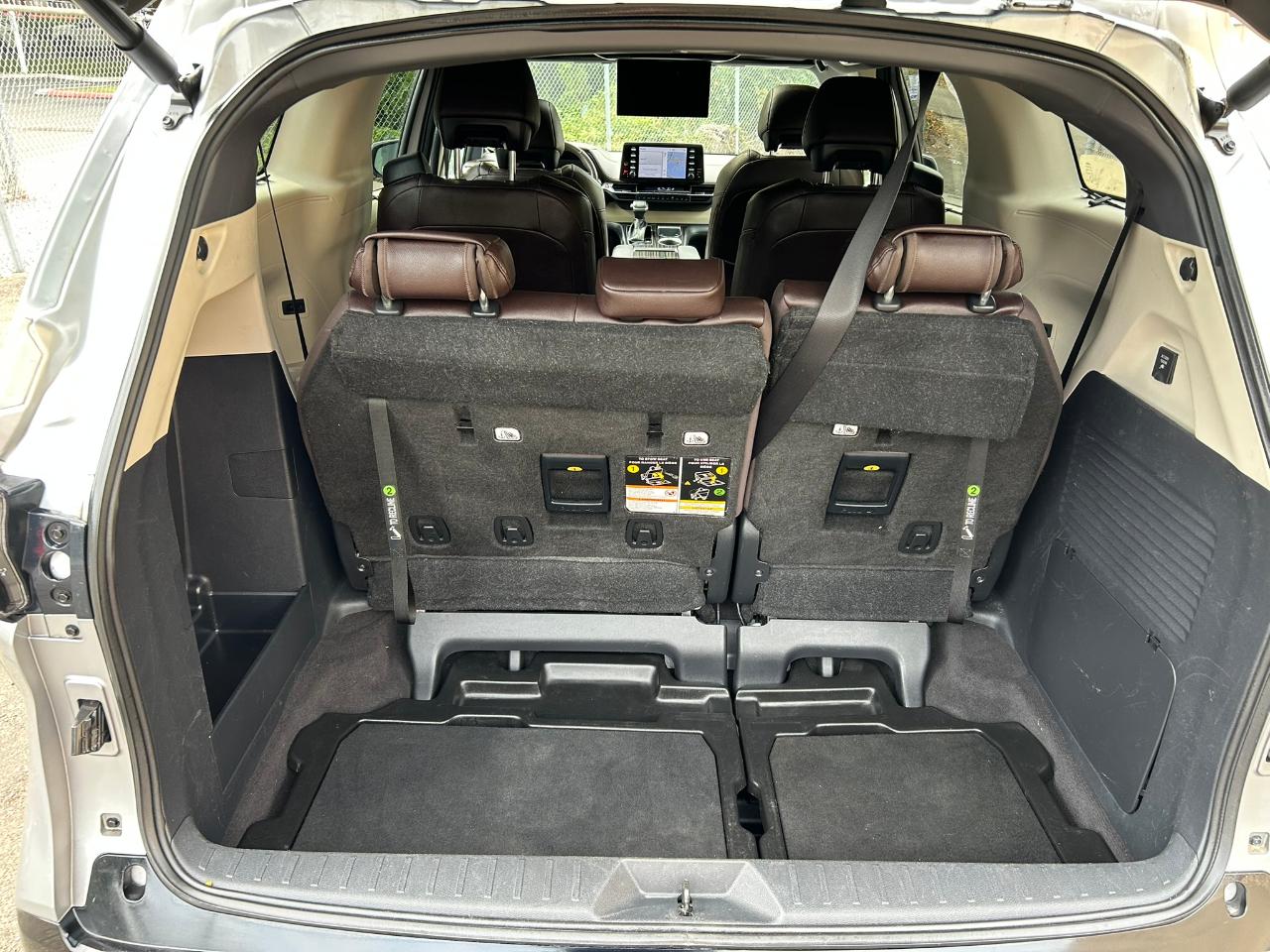 Toyota Sienna Platinum 7-Passenger AWD 2023