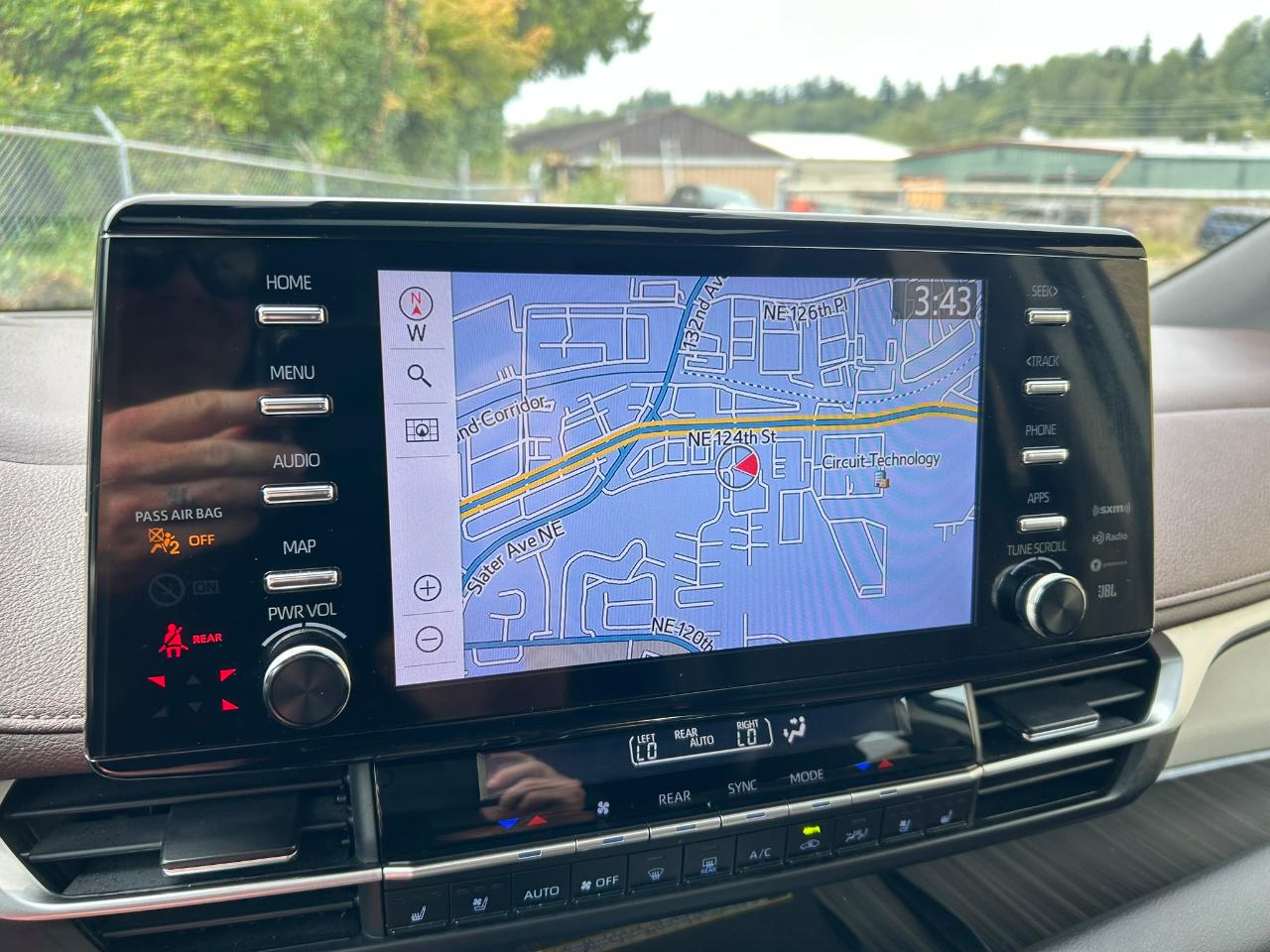 Toyota Sienna Platinum 7-Passenger AWD 2023